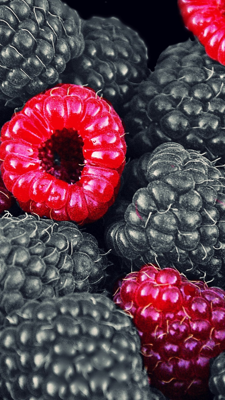 Blackberries and raspberries wallpaper 750x1334