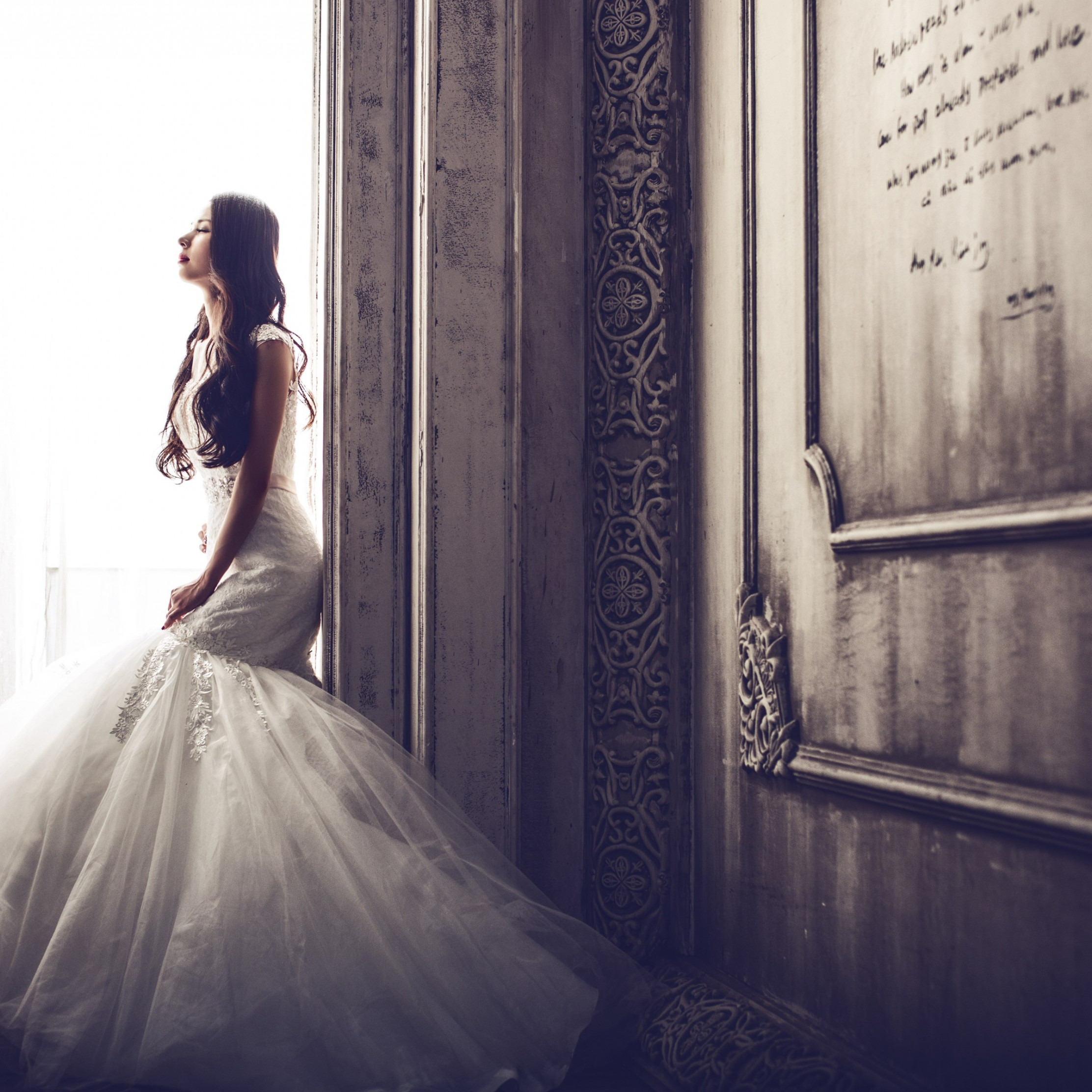 Bride in castle wallpaper 2224x2224