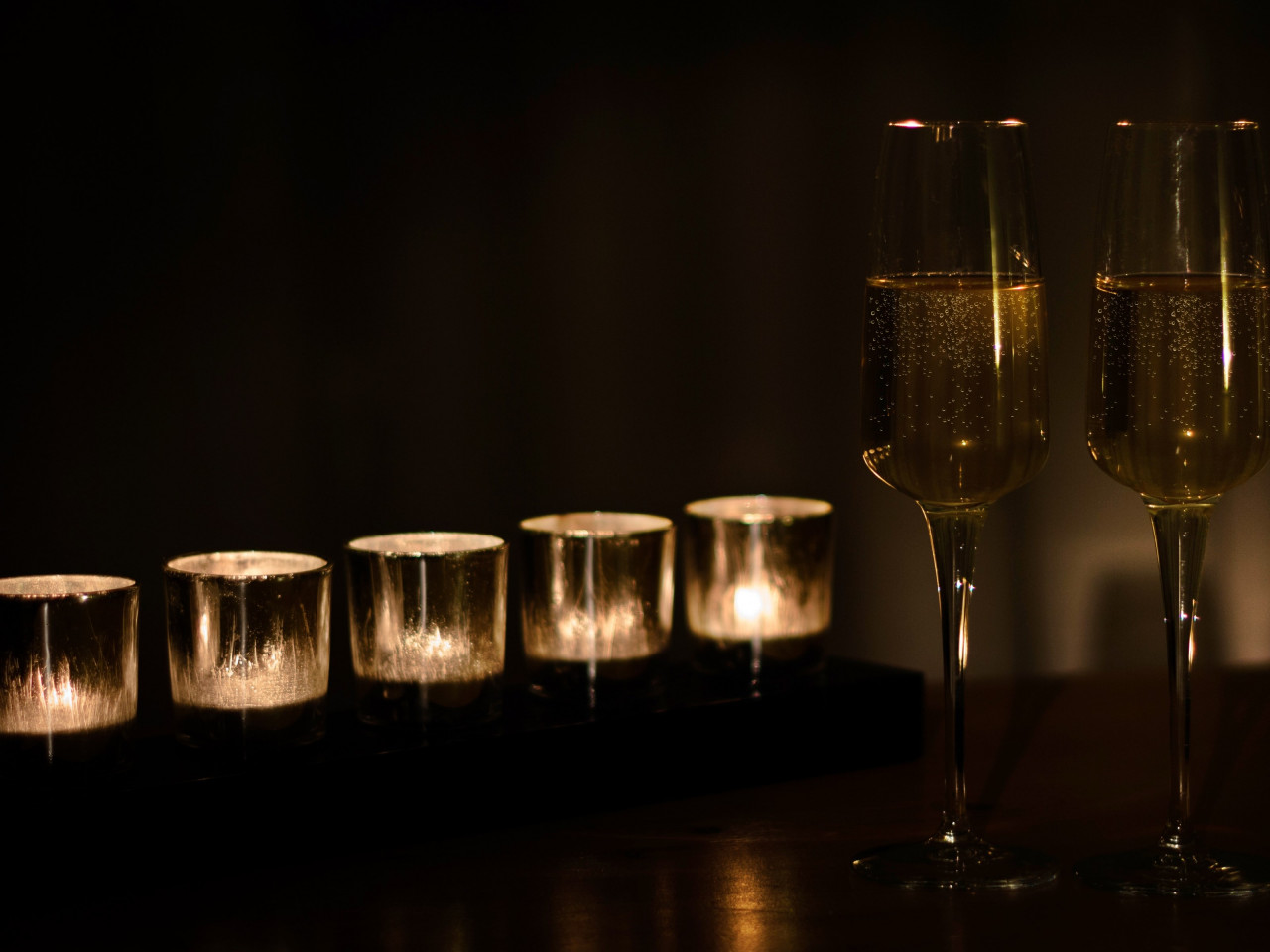 Champagne and candles wallpaper 1280x960