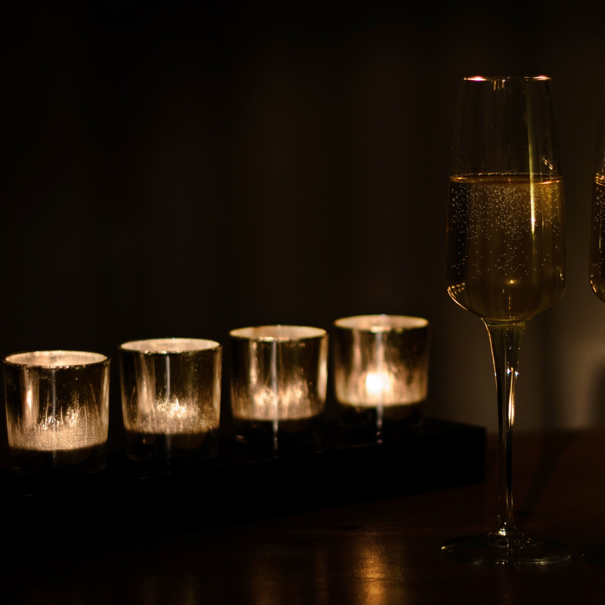 Champagne and candles wallpaper 2048x2048