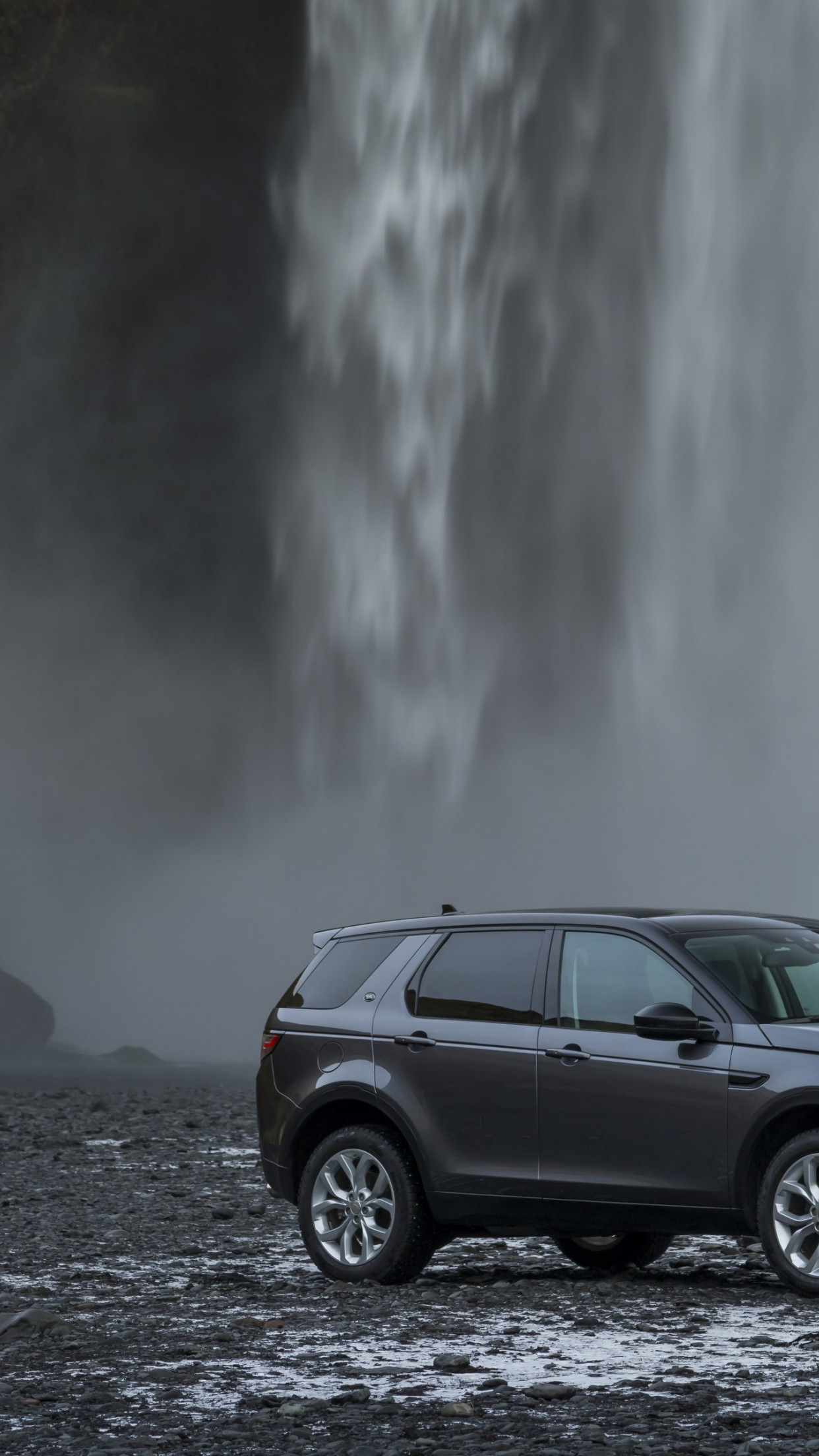 Land Rover Discovery Sport wallpaper 1242x2208