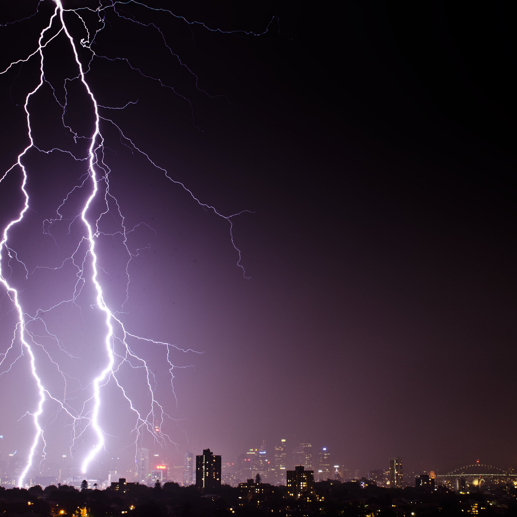 Lightnings above Sydney wallpaper 2048x2048