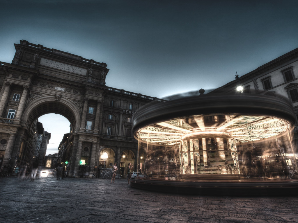 Carousel, people and buildings from Florence wallpaper 1024x768