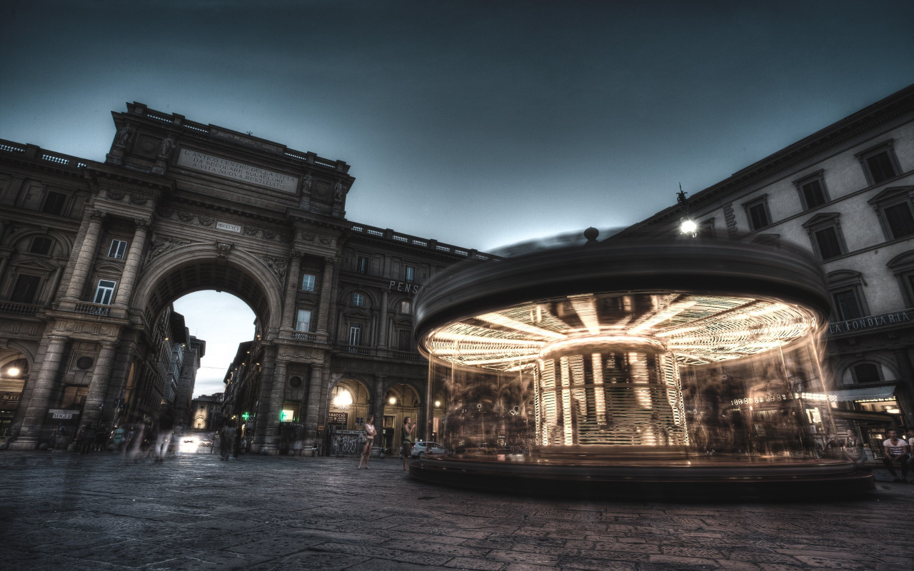 Carousel, people and buildings from Florence wallpaper 1280x800