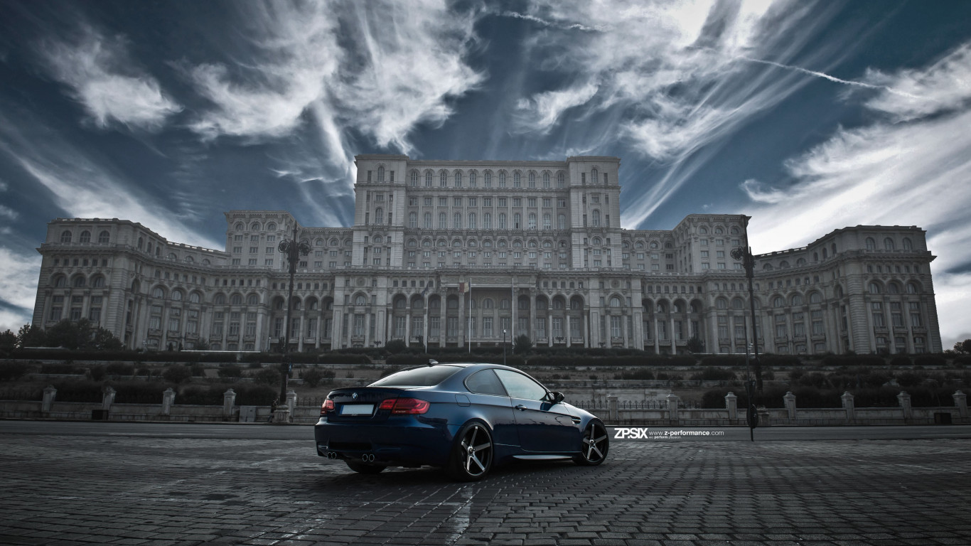 BMW E92 M3 in front of Palace of the Parliament wallpaper 1366x768