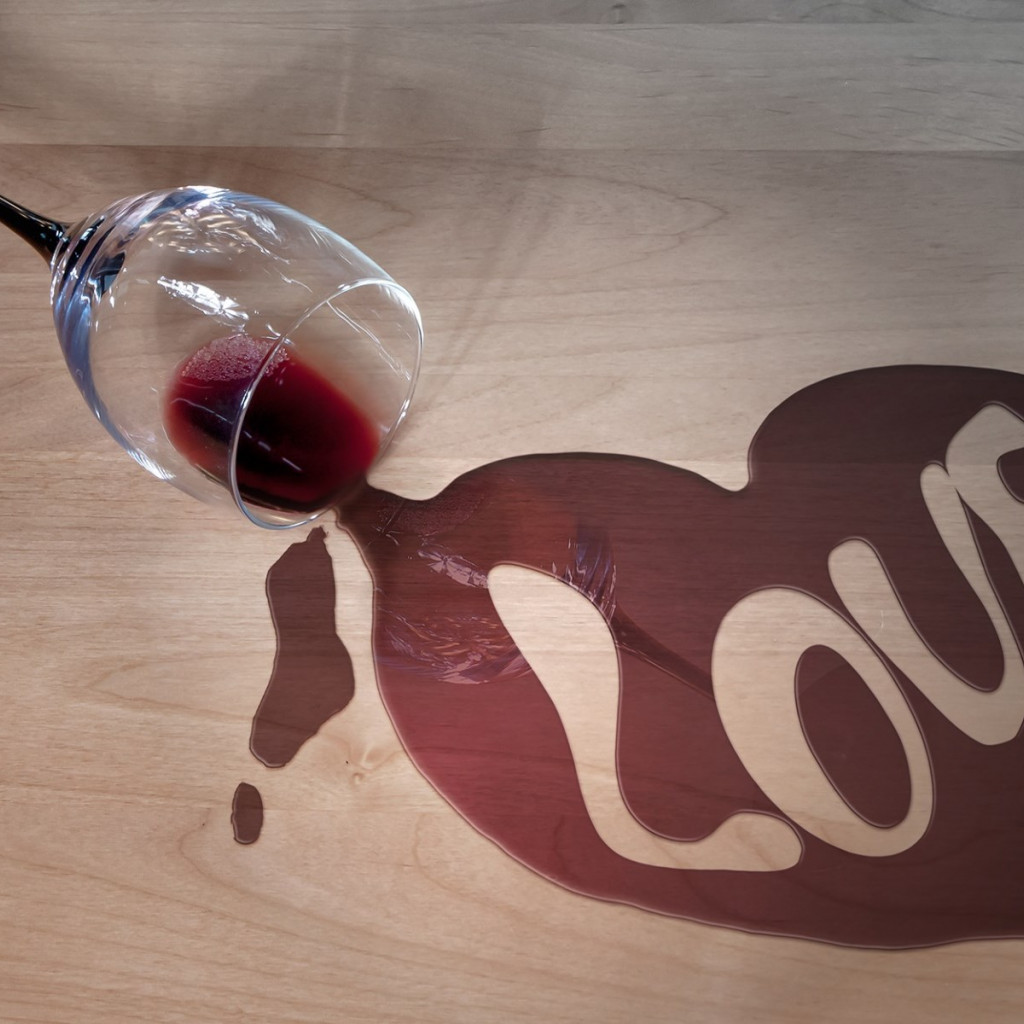 Wine and love wallpaper 1024x1024
