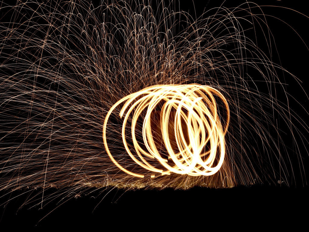 Spinning wire wool wallpaper 1024x768