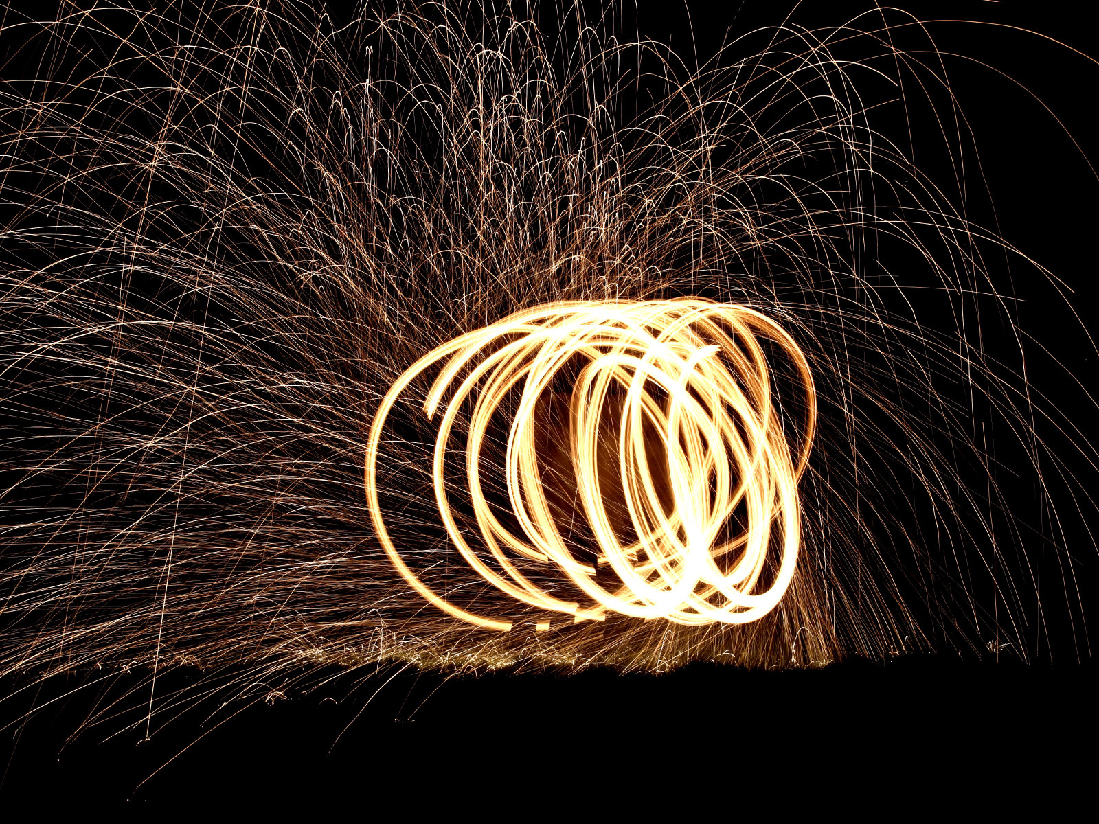 Spinning wire wool wallpaper 1600x1200