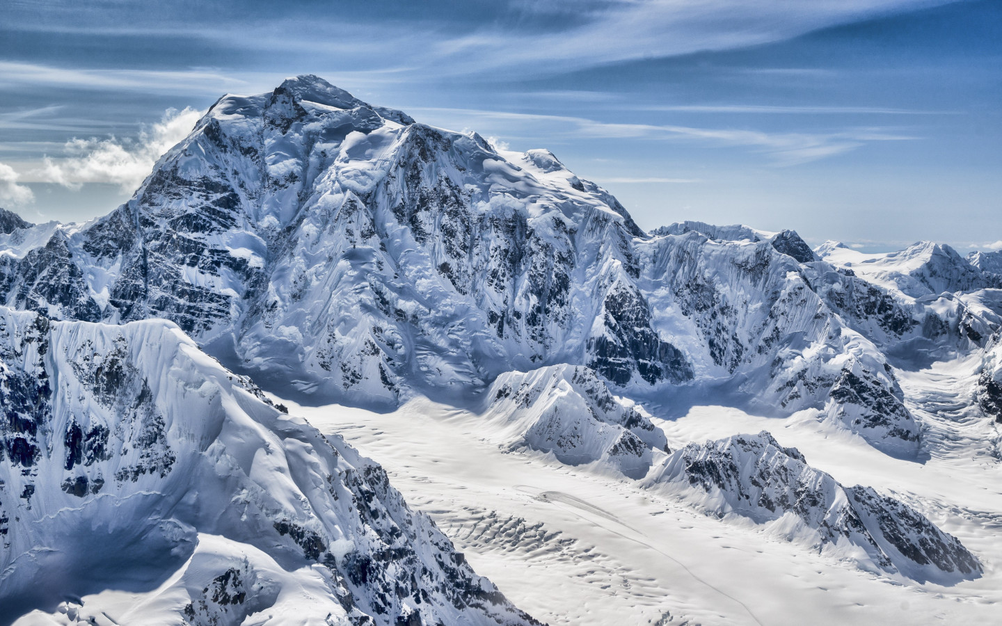 Mountain peak from Alaska wallpaper 1440x900