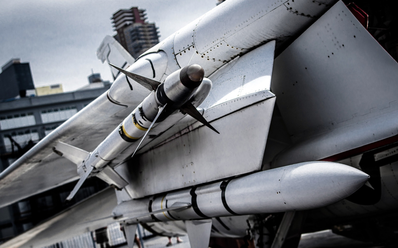 Rocket on the fighter aircraft wallpaper 1280x800