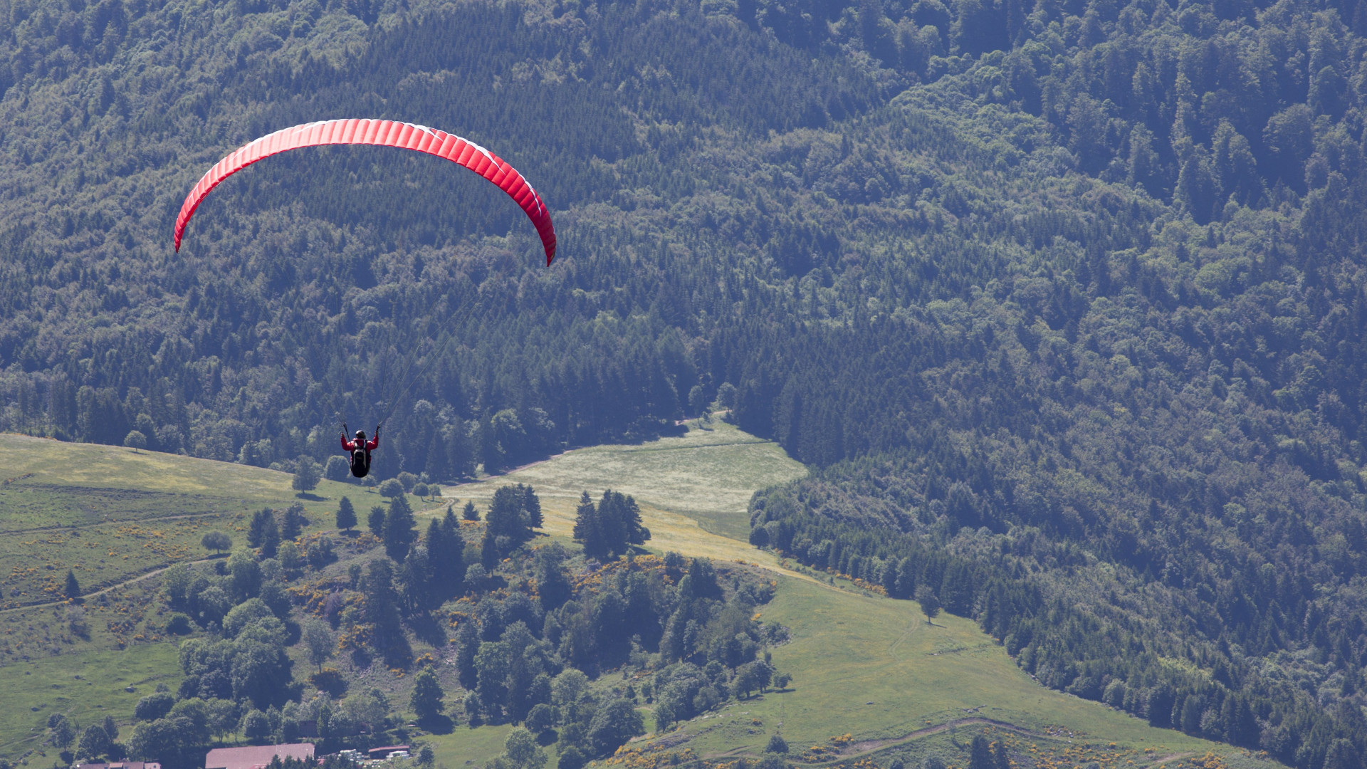 Paragliding wallpaper 1366x768