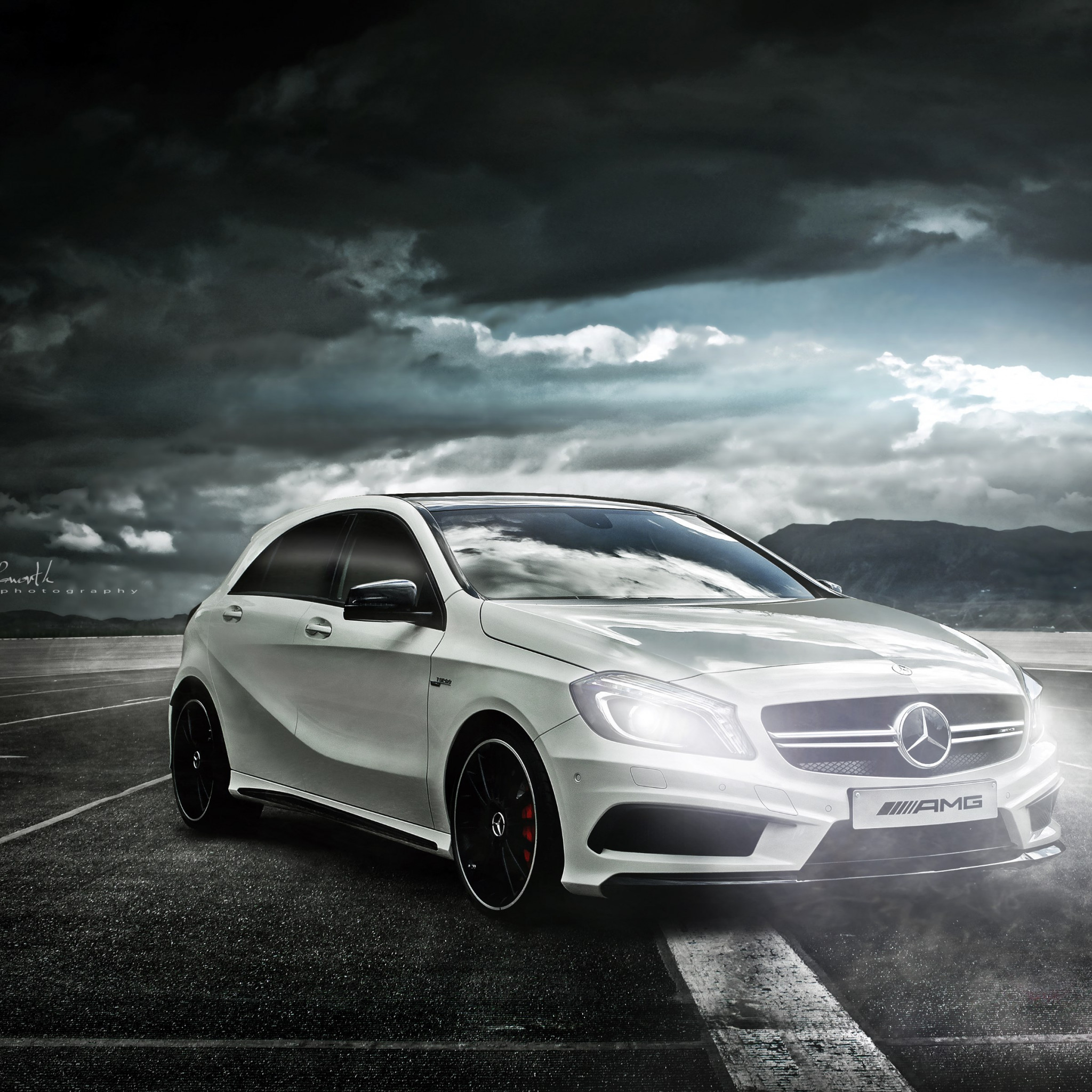 Mercedes AMG A45 wallpaper 2048x2048