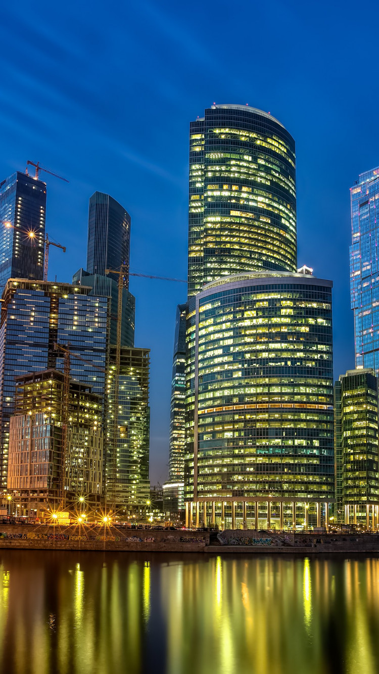 Moscow at dusk wallpaper 750x1334
