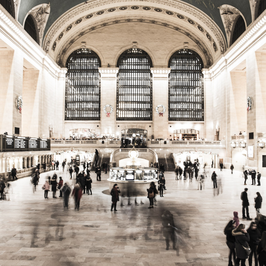 People in NYC Grand Central Terminal wallpaper 1024x1024