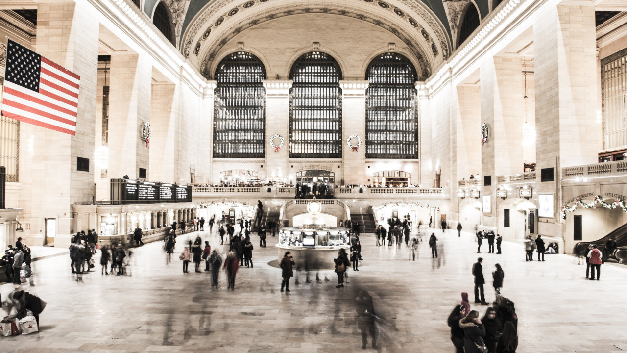 People in NYC Grand Central Terminal wallpaper 1280x720