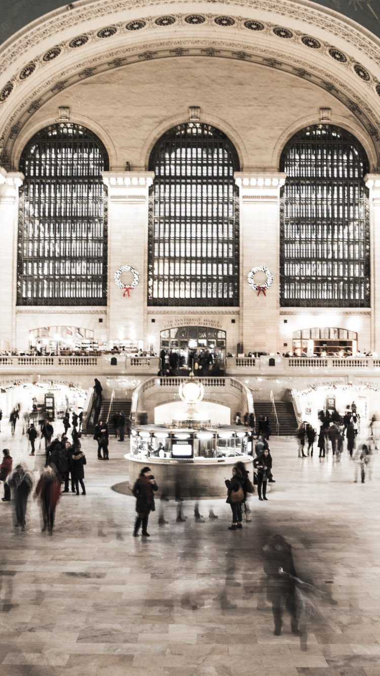 People in NYC Grand Central Terminal wallpaper 750x1334
