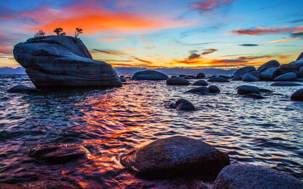 Bonsai Rock sunset at Lake Tahoe wallpaper 1280x800