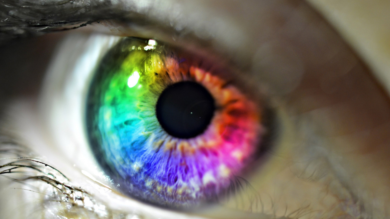Colors in my eye wallpaper 1366x768