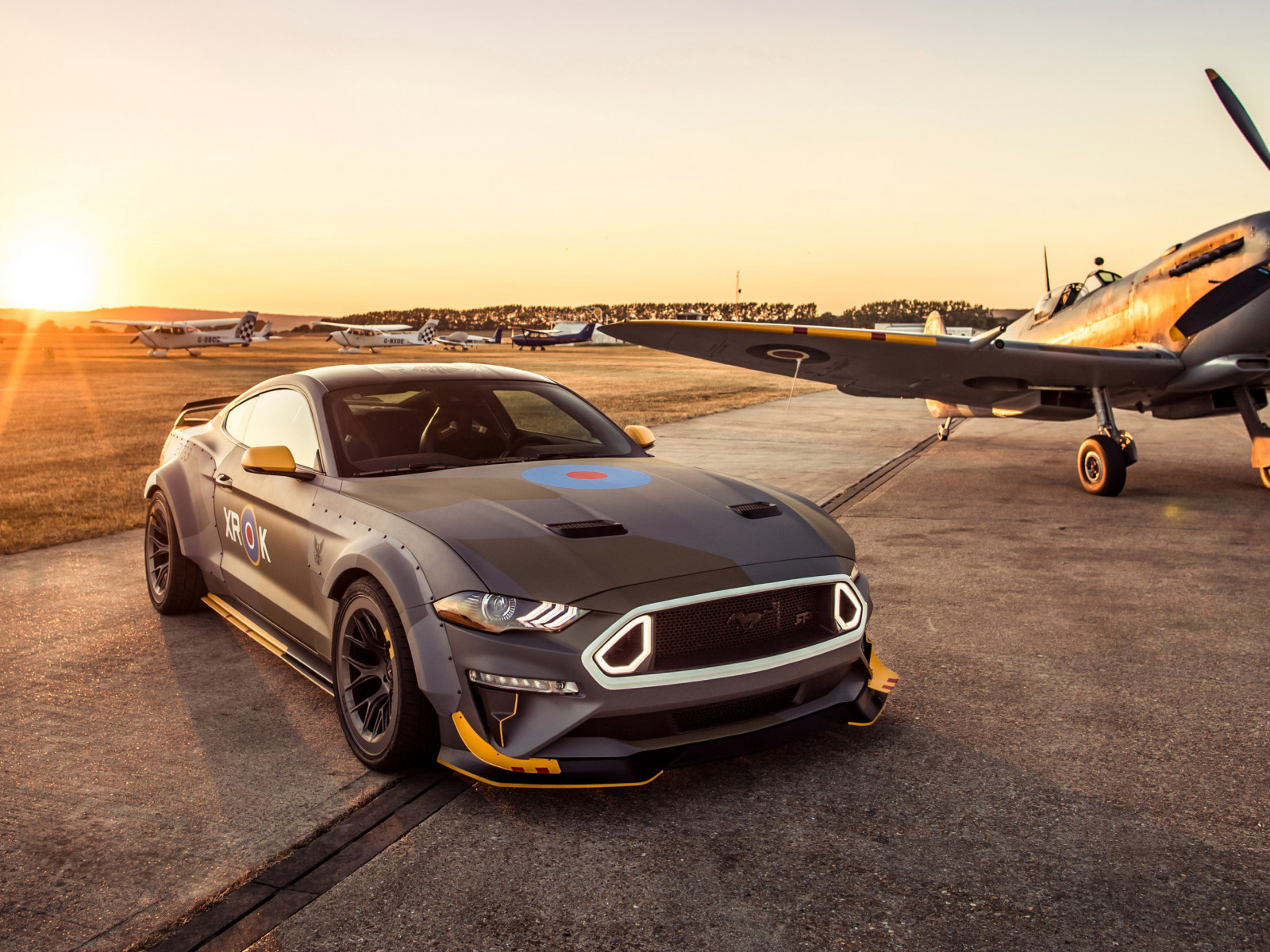 Ford Eagle Squadron Mustang GT wallpaper 1600x1200