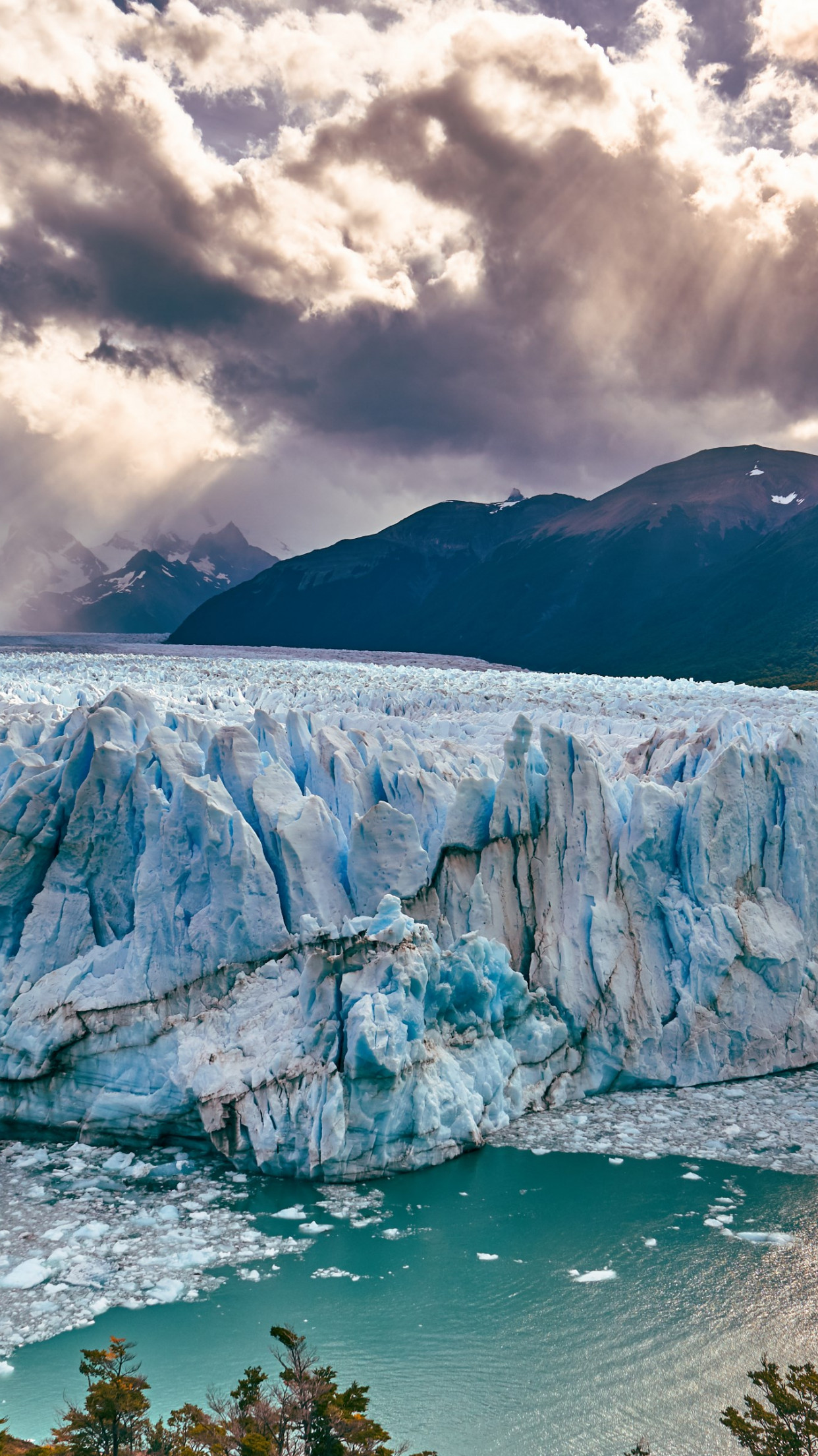 Perito Moreno Glacier wallpaper 1242x2208