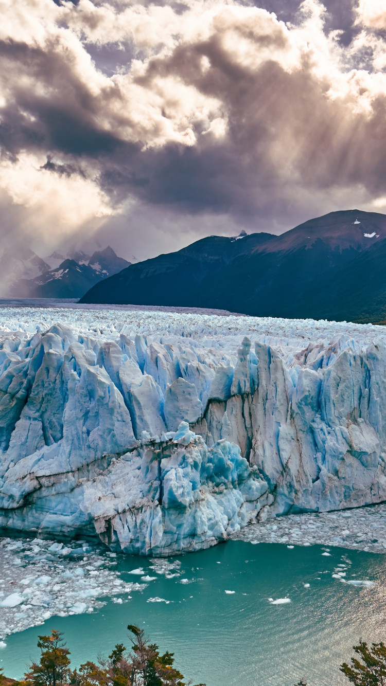 Perito Moreno Glacier wallpaper 750x1334