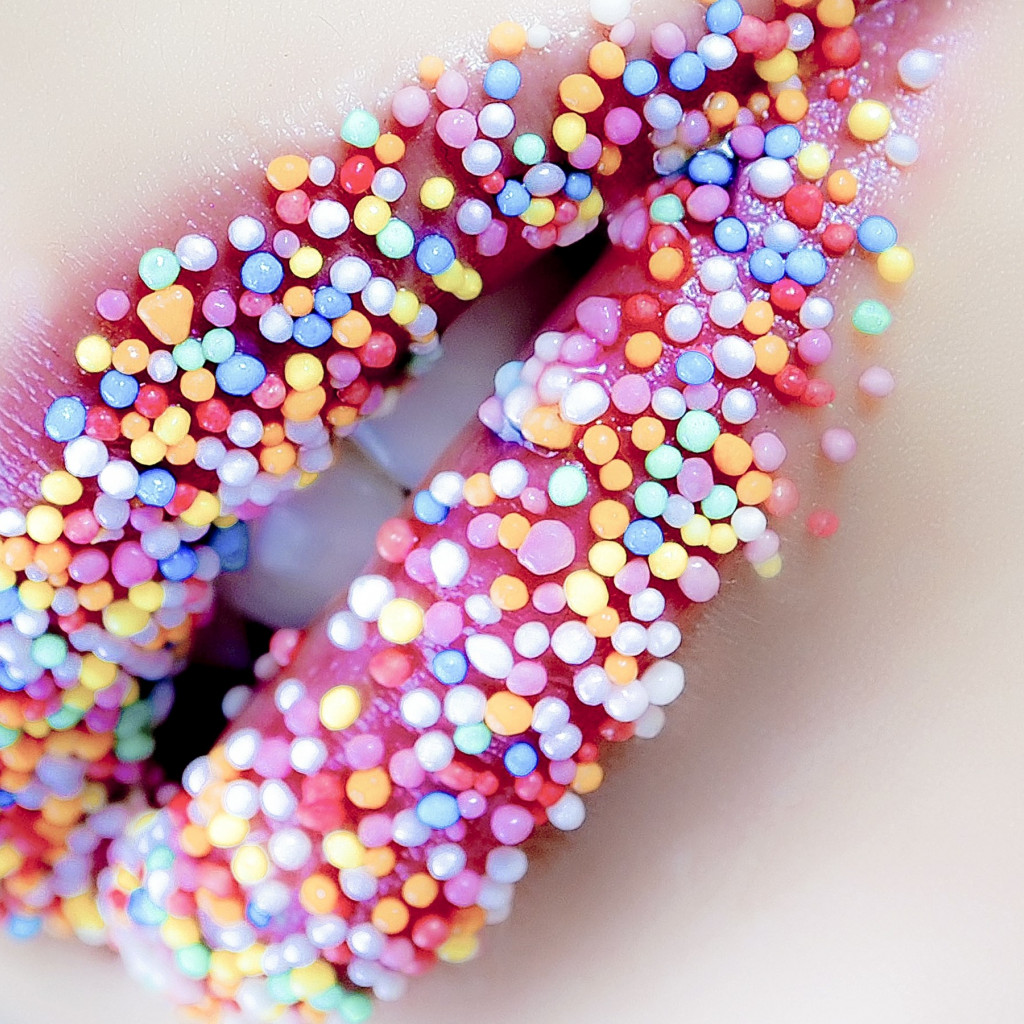 Lips with sweets wallpaper 1024x1024