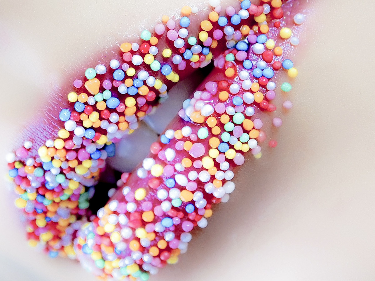 Lips with sweets wallpaper 1280x960