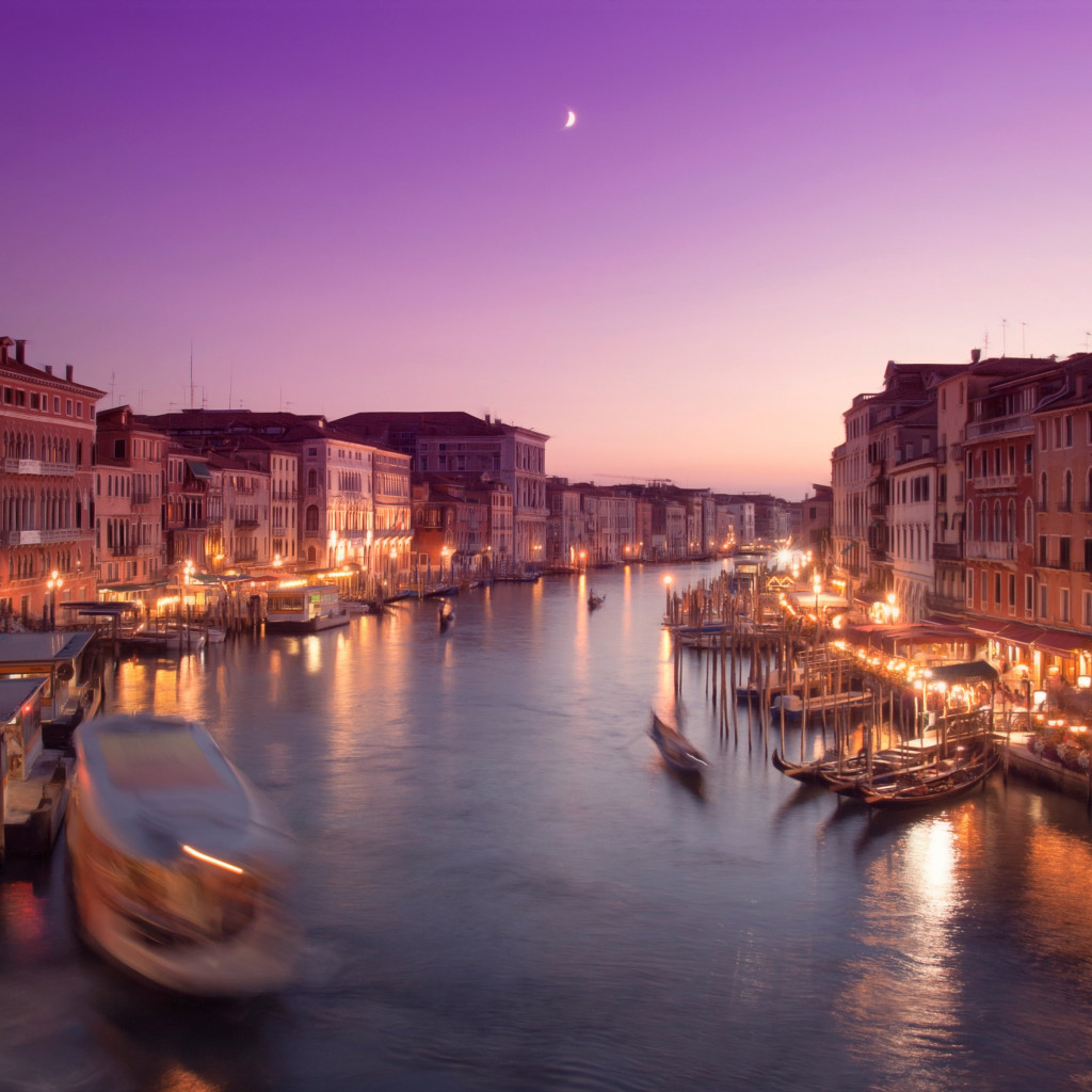 Romantic sunset in Venice wallpaper 1024x1024