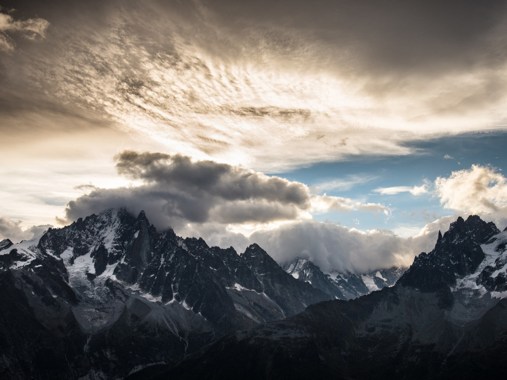 Mountain peaks, clouds, landscape from Chamonix wallpaper 1024x768