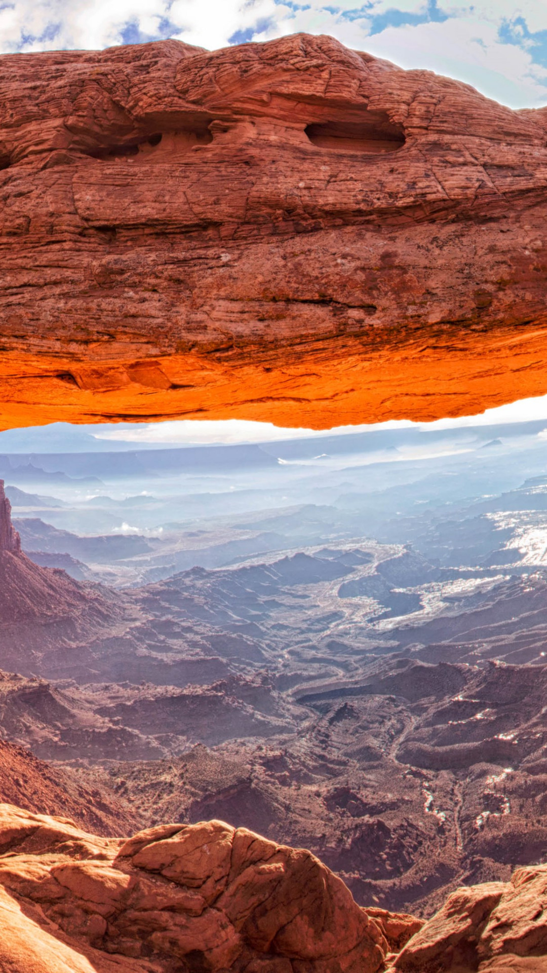 Mesa Arch in Canyonlands National Park wallpaper 1080x1920