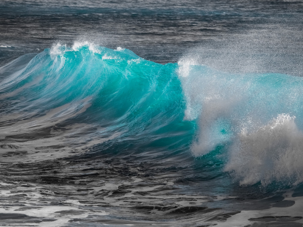 Turquoise sea wave wallpaper 1024x768