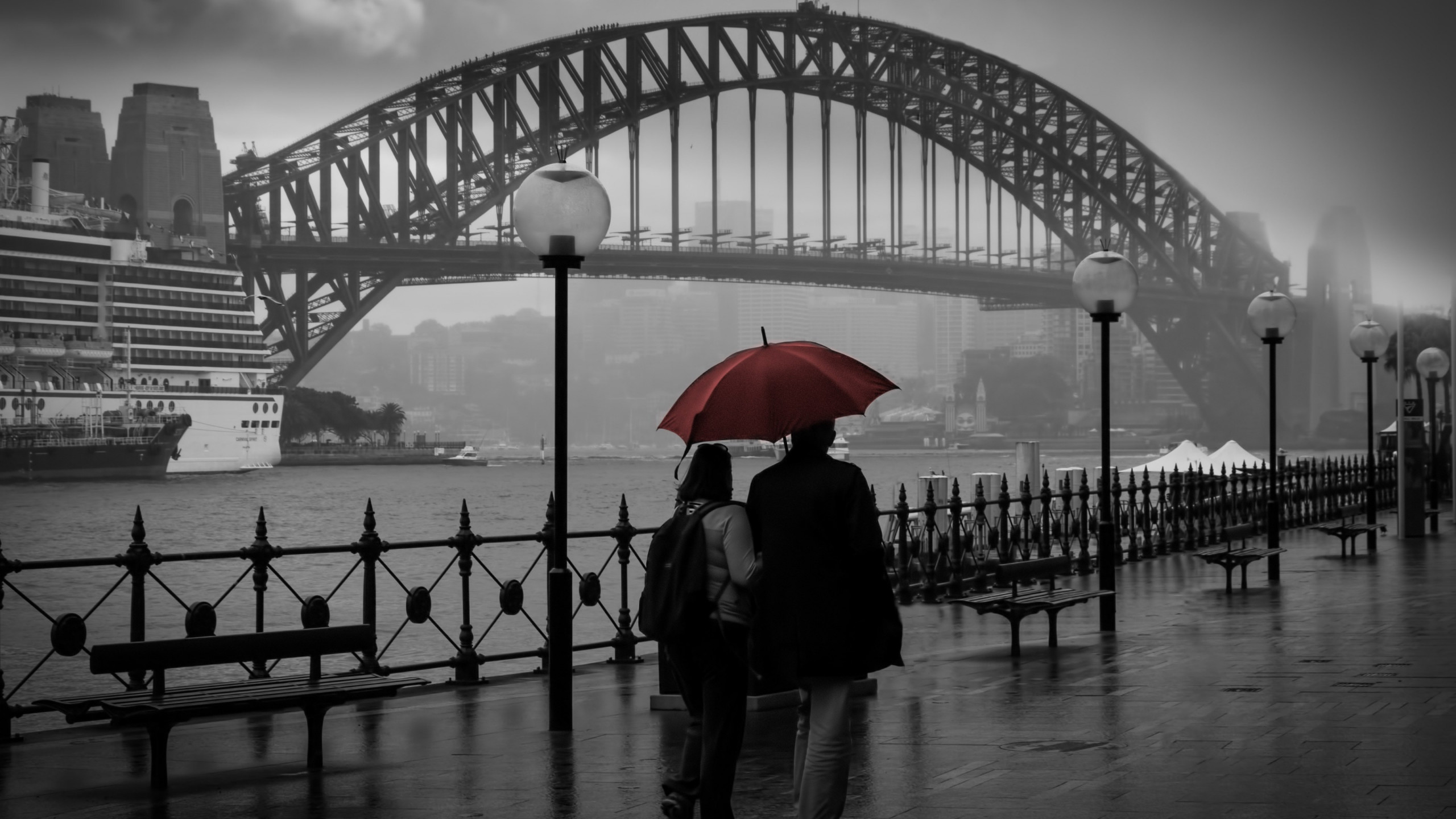 People visiting Circular Quay, Sydney wallpaper 2560x1440