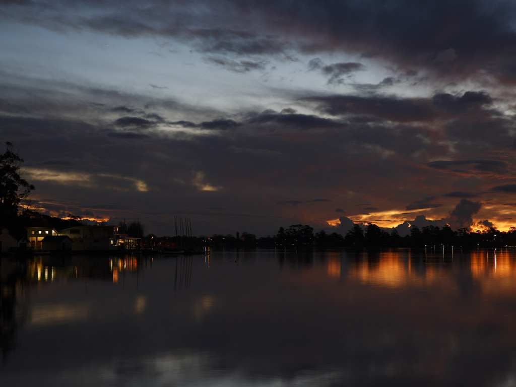 Sunset above Lake Wendouree in Australia wallpaper 1024x768