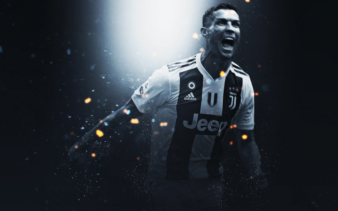 Cristiano Ronaldo at Juventus wallpaper 1280x800