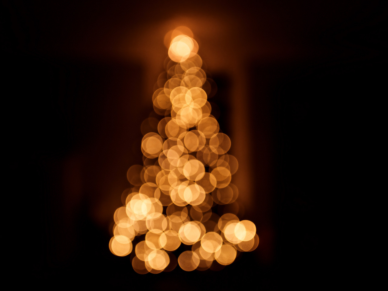 Bokeh Christmas tree wallpaper 1280x960
