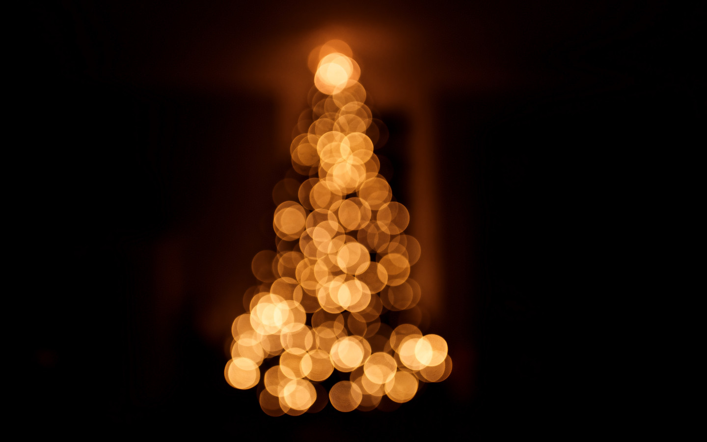 Bokeh Christmas tree wallpaper 1440x900