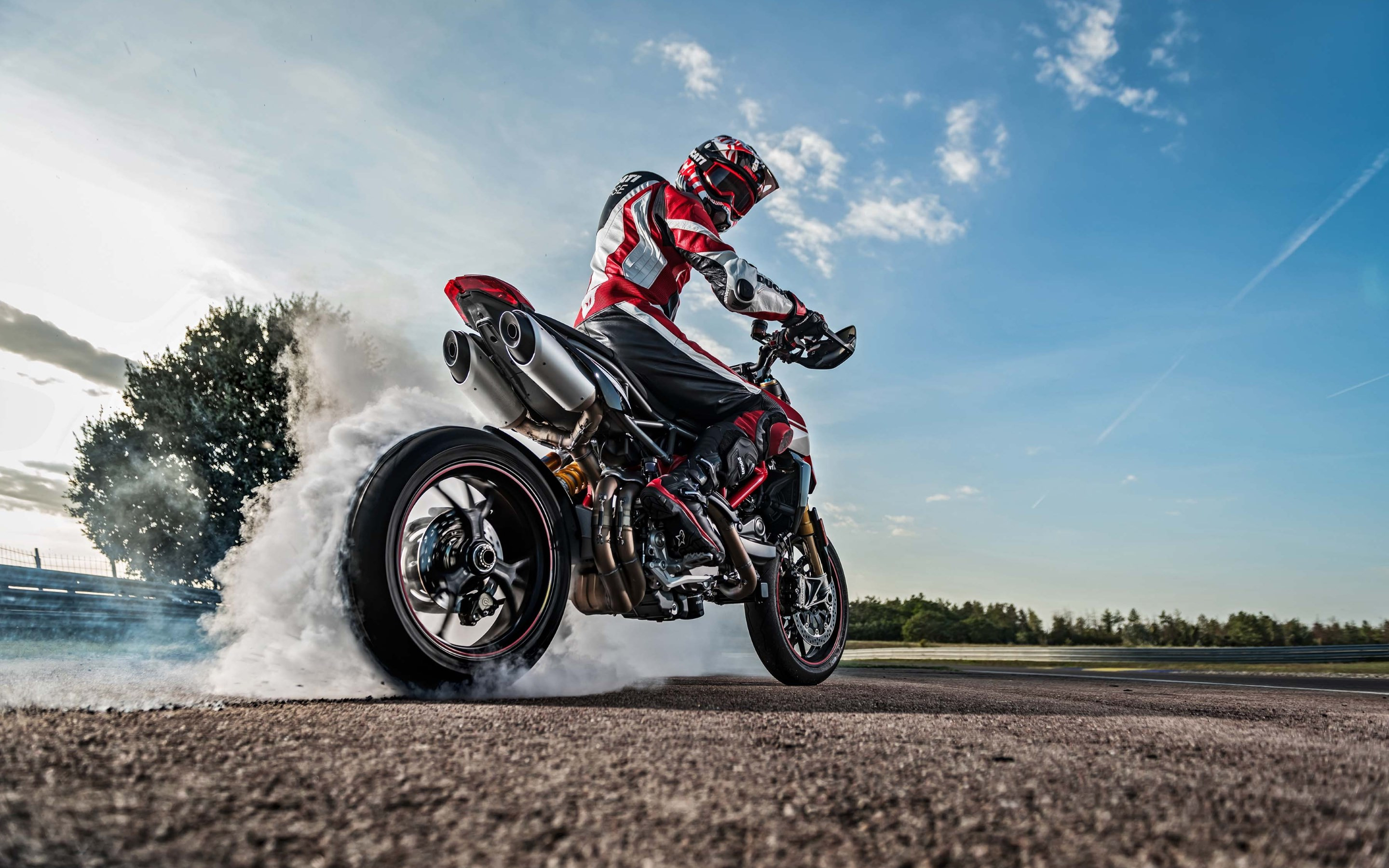 Ducati Hypermotard 950 wallpaper 2880x1800