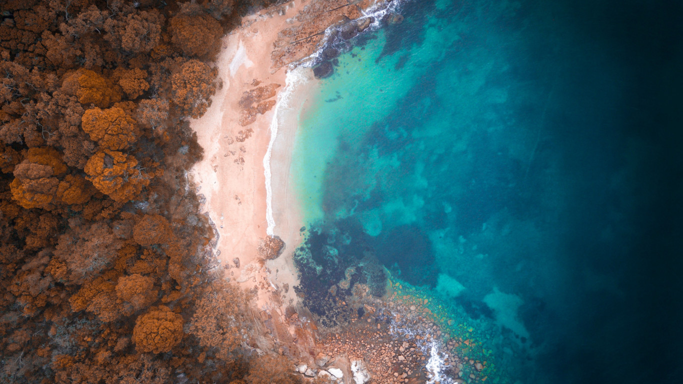 Reef beach, Australia wallpaper 1366x768