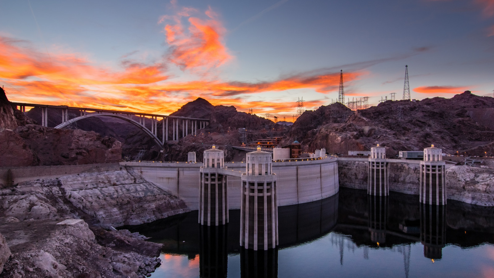 Hoover Dam at sunset wallpaper 1600x900