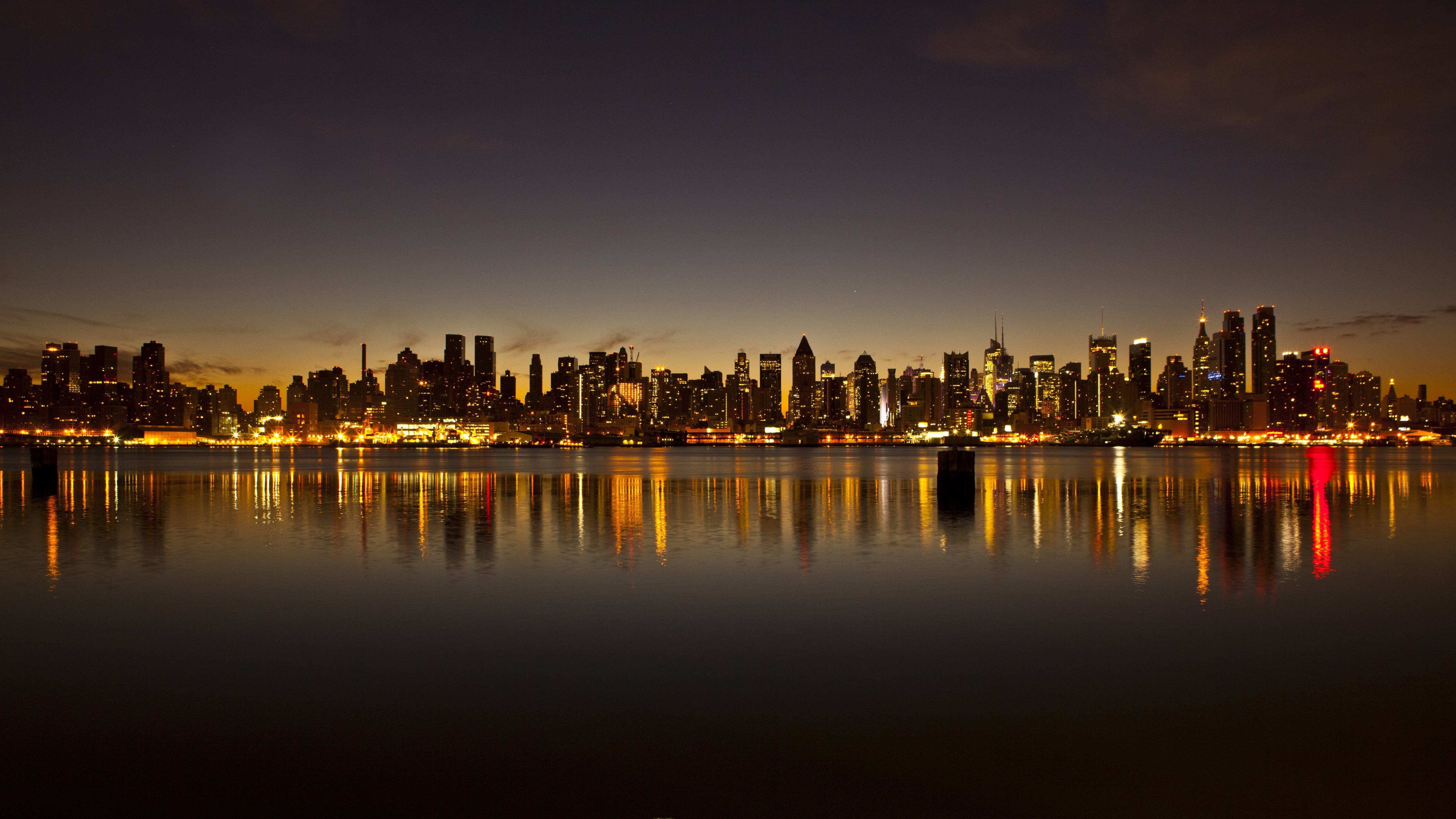Download wallpaper: New York city skyline 5120x2880