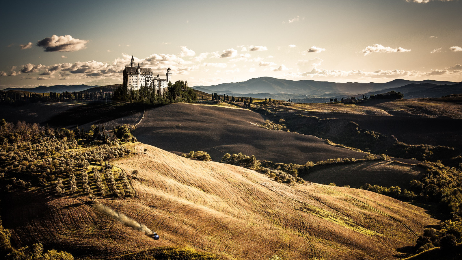 Toscana, Italy. Wonderful landscape wallpaper 1600x900