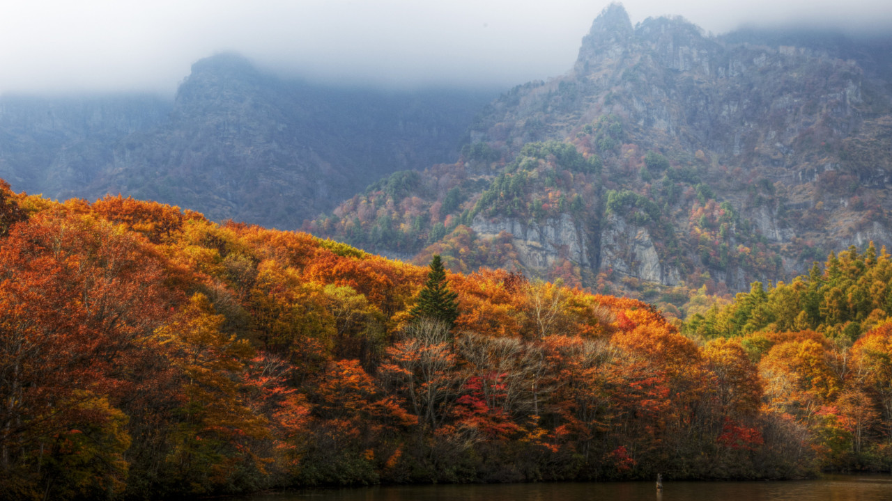 Autumn landscape from Kagamiike pond, Japan wallpaper 1280x720