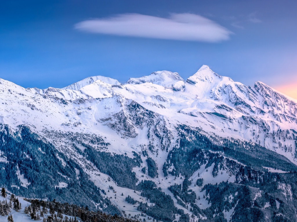 Alpine scenery from Kleine Scheidegg, Switzerland wallpaper 1024x768