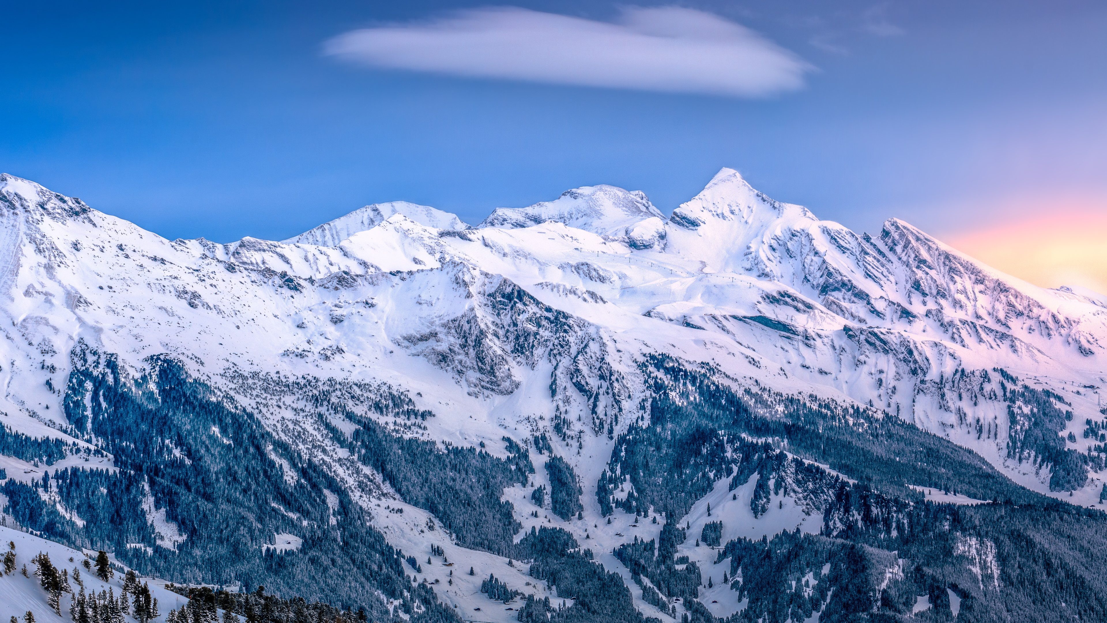 Alpine scenery from Kleine Scheidegg, Switzerland wallpaper 3840x2160