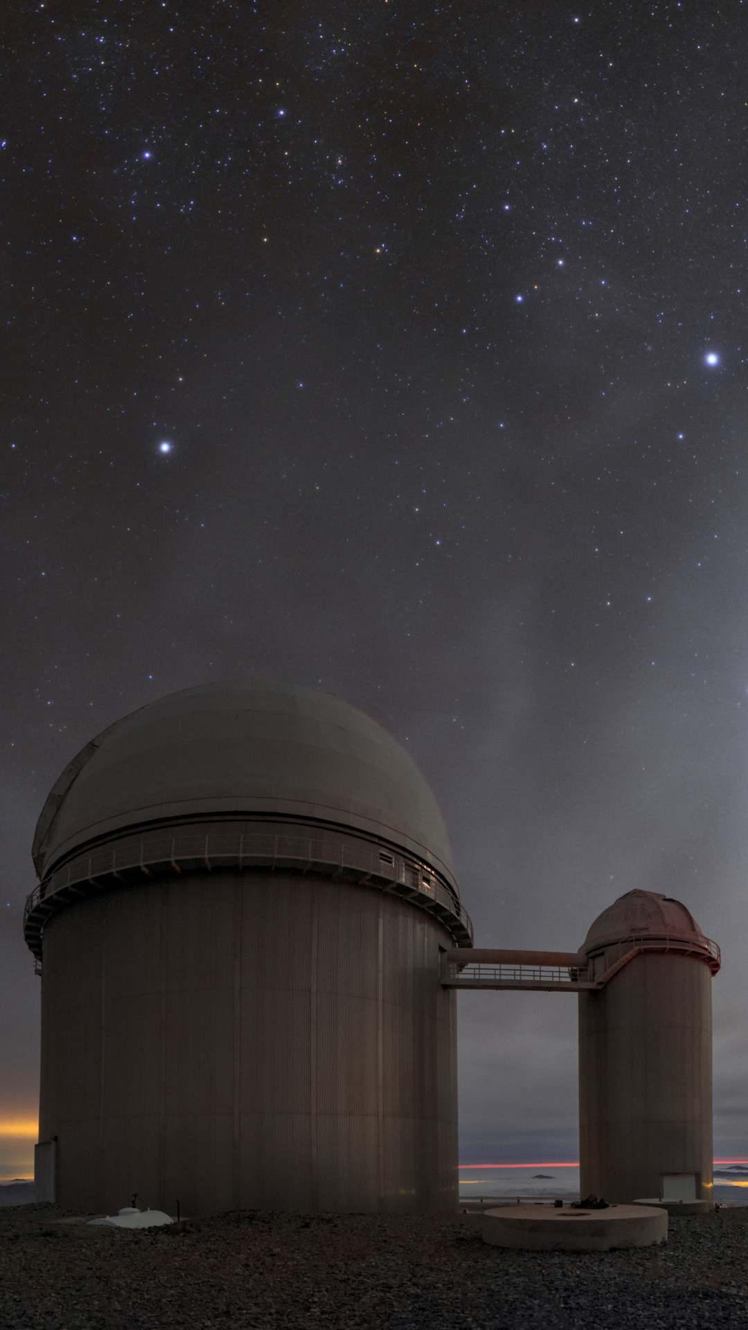 La Silla Observatory in Chile wallpaper 1080x1920