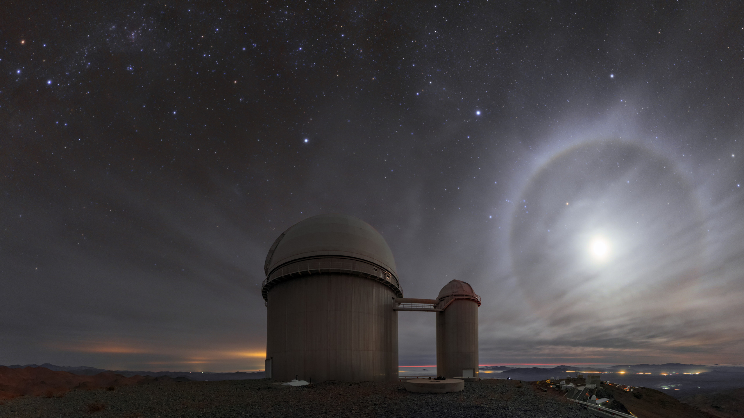 La Silla Observatory in Chile wallpaper 2560x1440