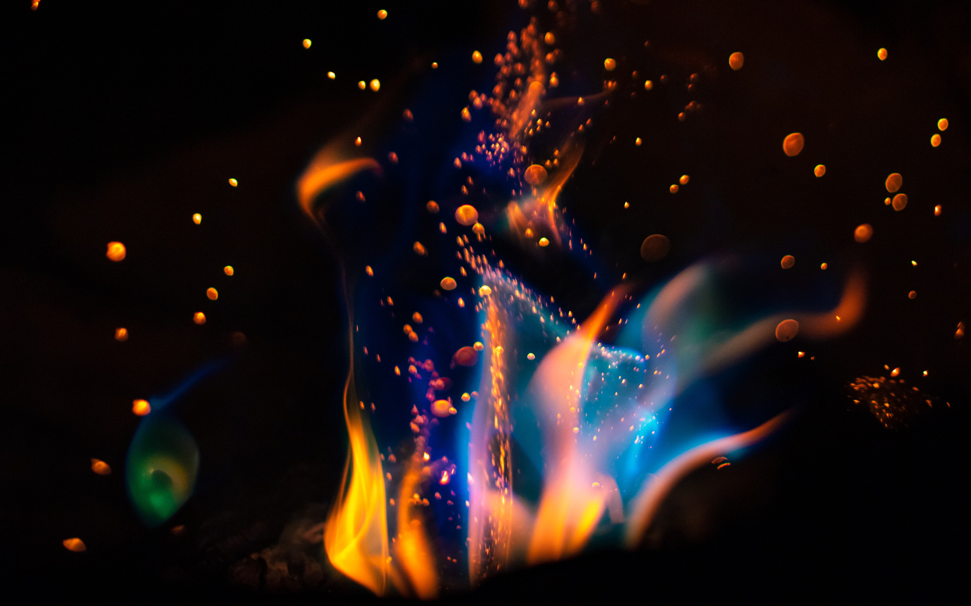 Hot flames in darkness wallpaper 3840x2400