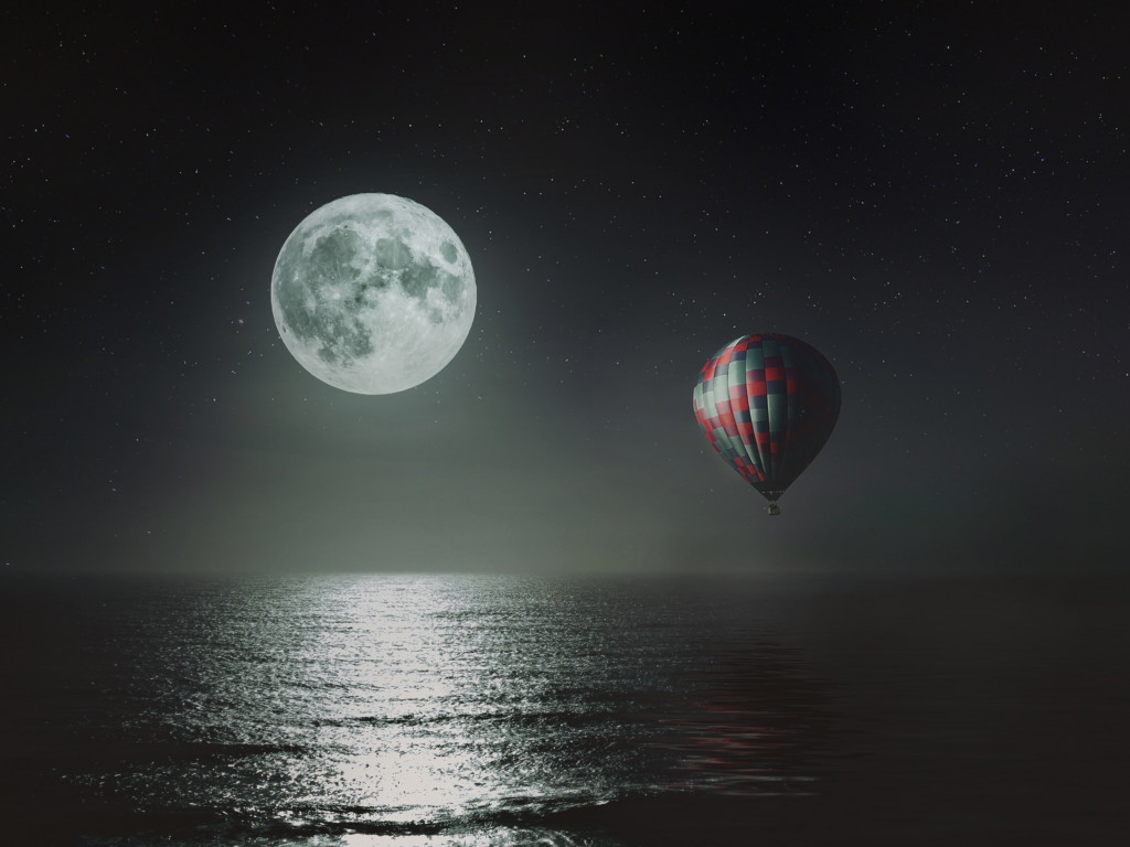 Hot air balloon over the night sky wallpaper 1024x768