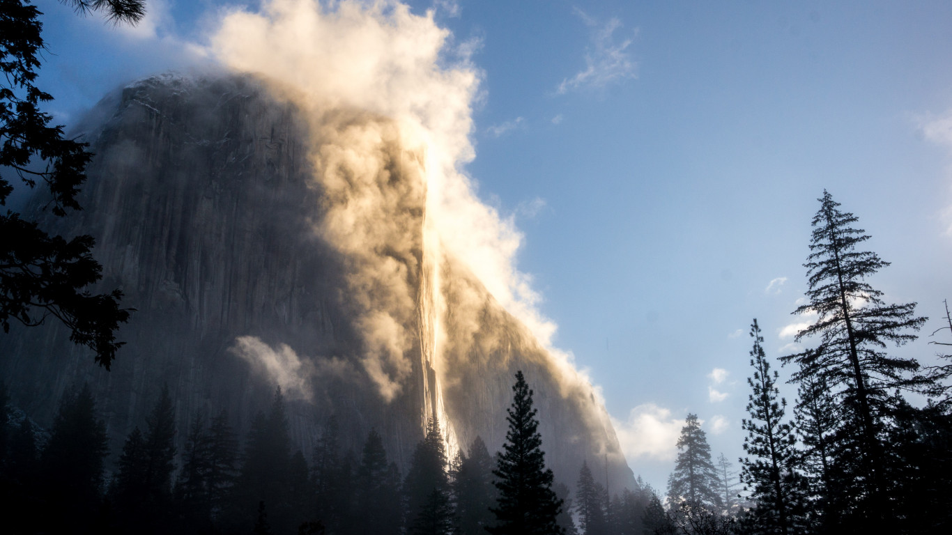 El Capitan, Yosemite wallpaper 1366x768