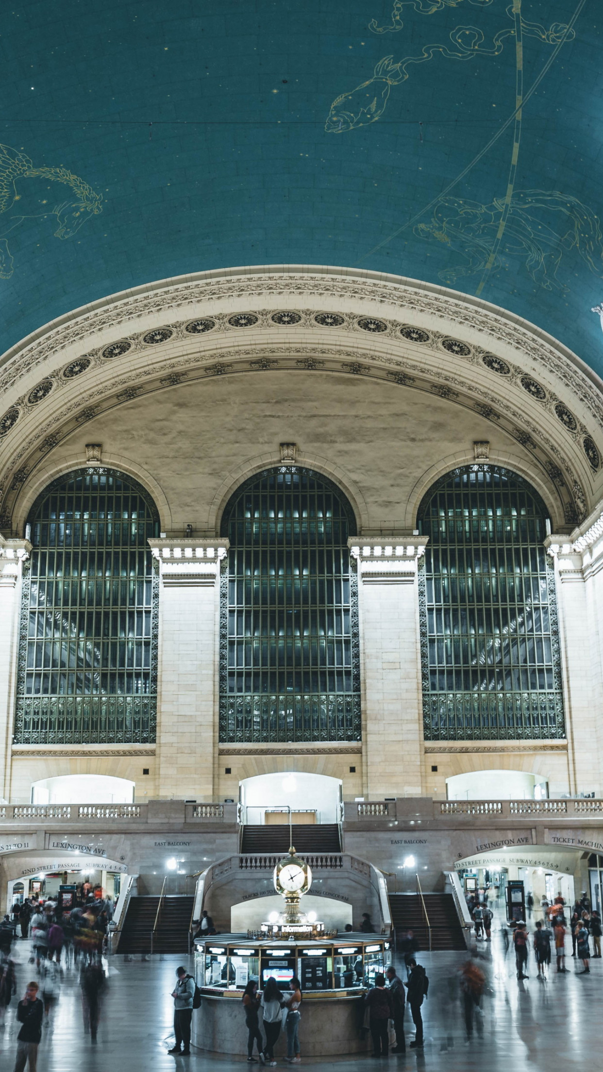 Grand Central Railway Station, New York wallpaper 1242x2208